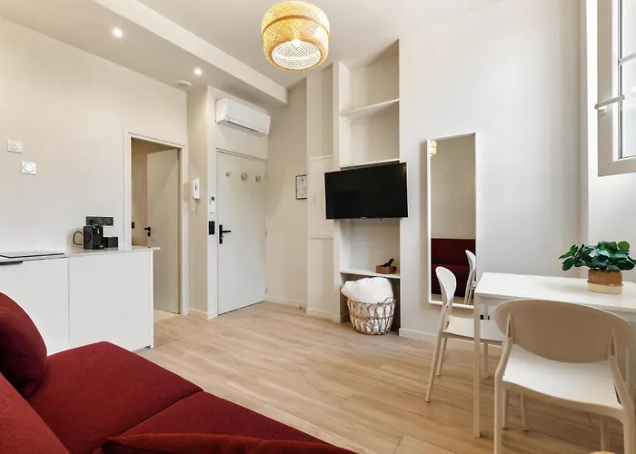 Massena Daire Nice